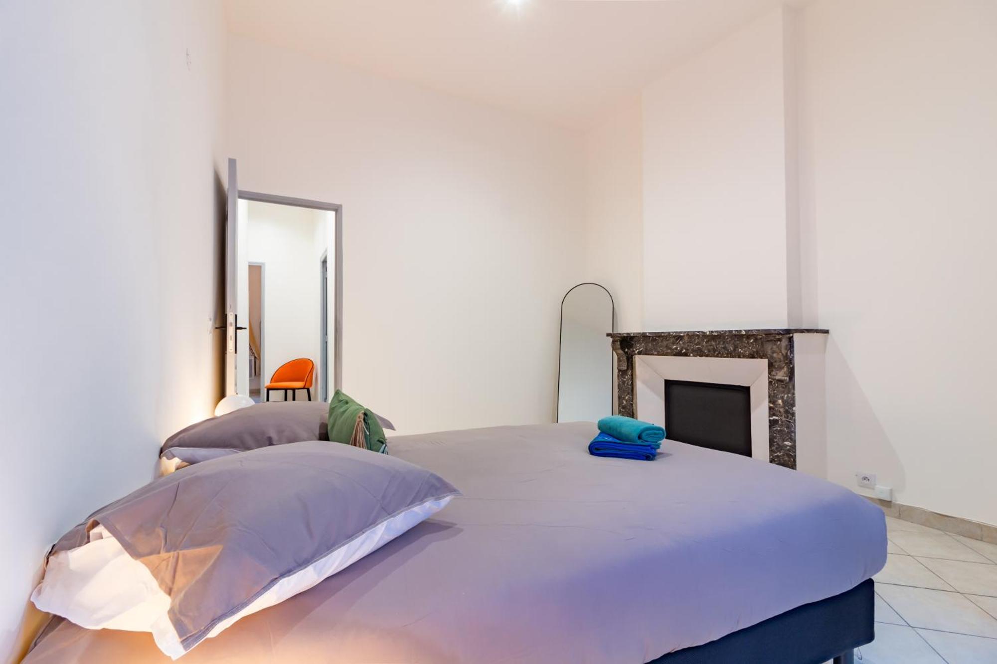 Spacieux Appartement En Plein Coeur De Béziers Esterno foto