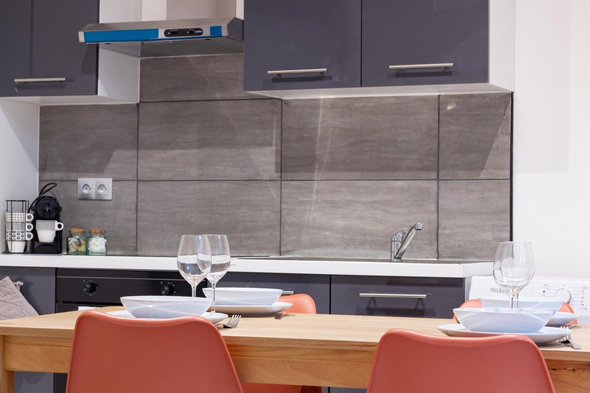 Spacieux Appartement En Plein Coeur De Béziers Esterno foto