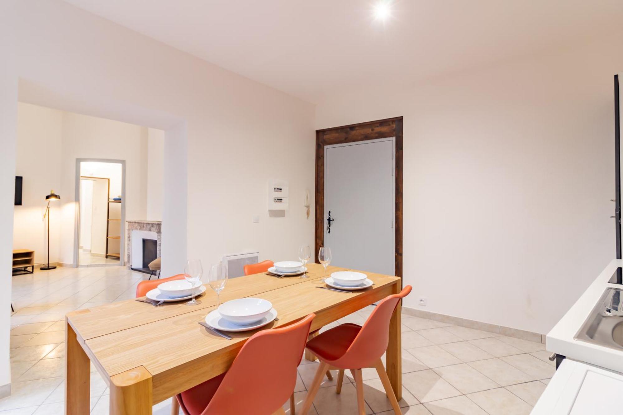 Spacieux Appartement En Plein Coeur De Béziers Esterno foto
