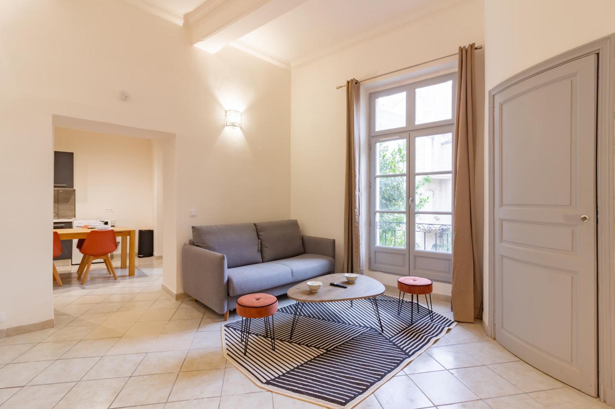 Spacieux Appartement En Plein Coeur De Béziers Esterno foto